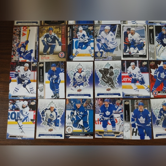 Toronto Maple Leafs 32 Hockey Card Lot - Picture 5 of 5